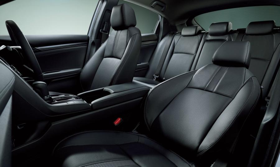 Интерьер Honda Civic Hatchback (FK) 2019 года  (JP) (фото 6 из 21)